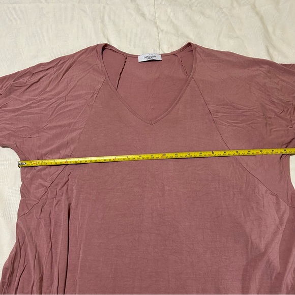 Carly Jean oversized short sleeved t-shirt. Rose taupe colour. - Picture 4 of 4